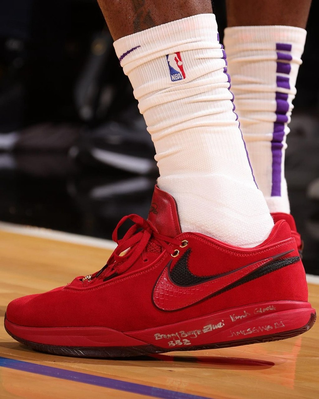 米兰体育中国官网-尼斯窗口期伤情更新,志在全明星赛名次提升,球迷炸锅,心理建设被强调(汪苏泷最好听的十首歌)