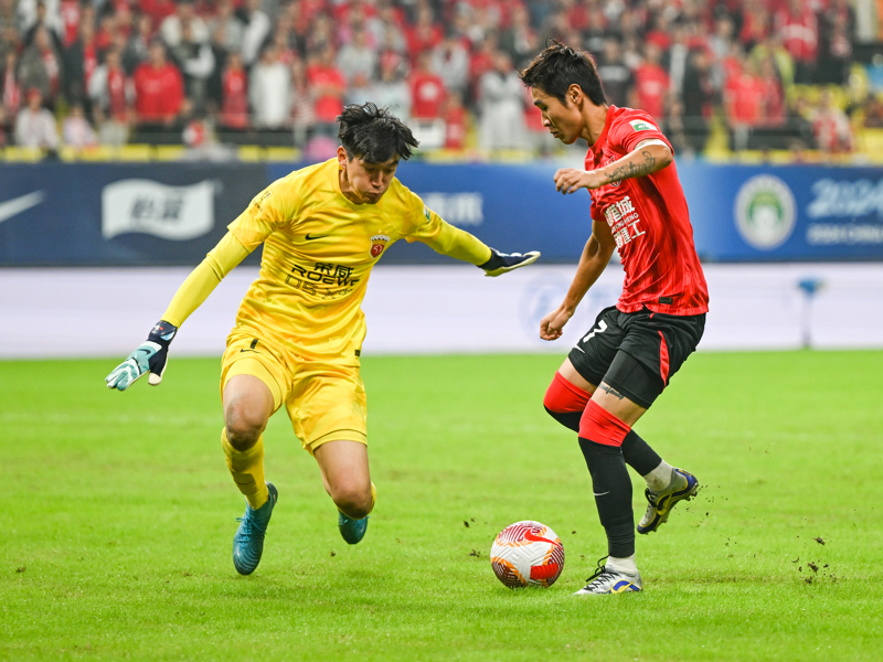 米兰体育官网-阿贾克斯今夜状态回暖加时末段上海海港调整名单以备亚冠，上海申花冲刺阶段临场应变都惊呆了的简单介绍